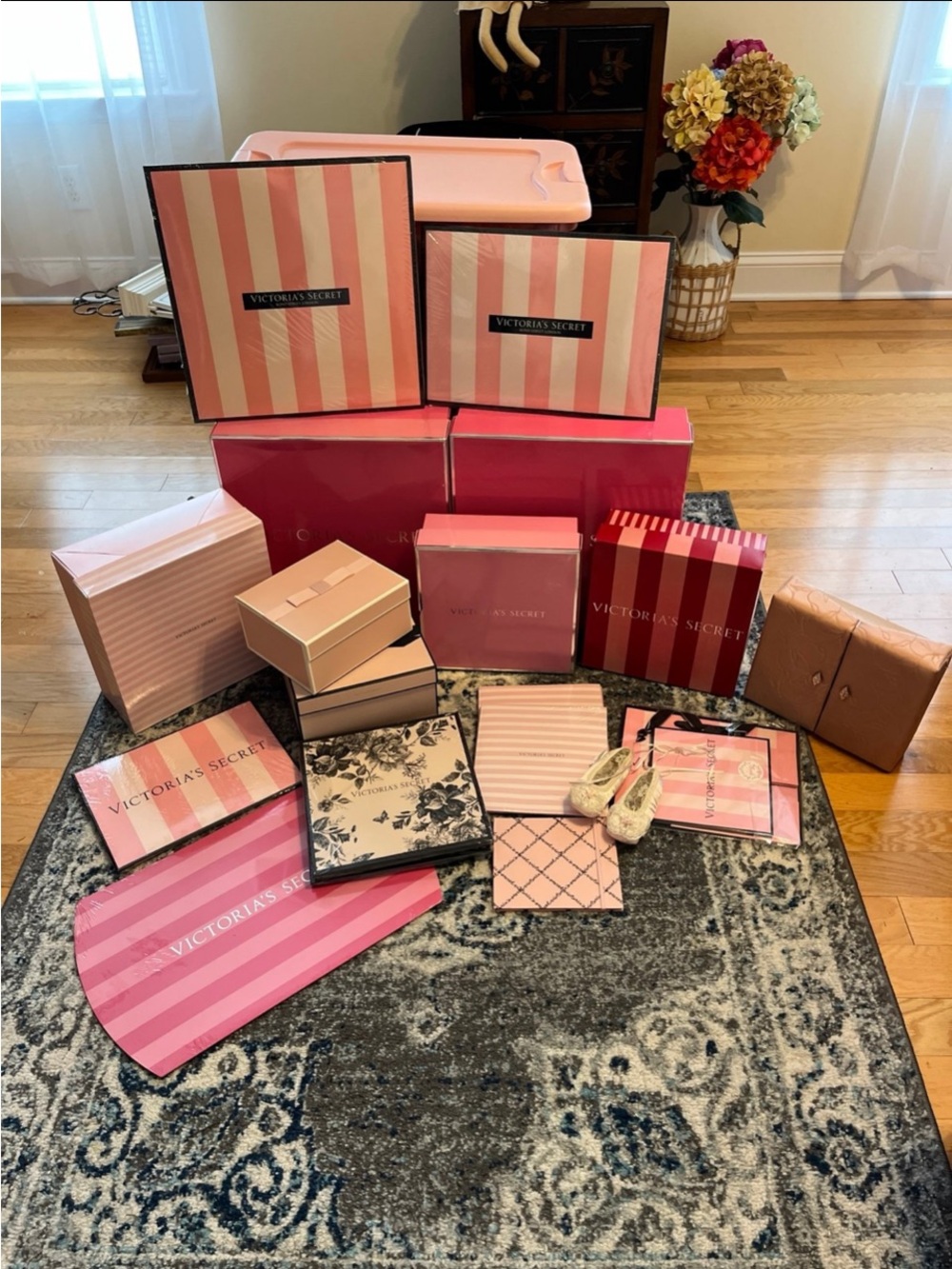 Victoria's Secret Pink and Cream Gift Box Assortment
